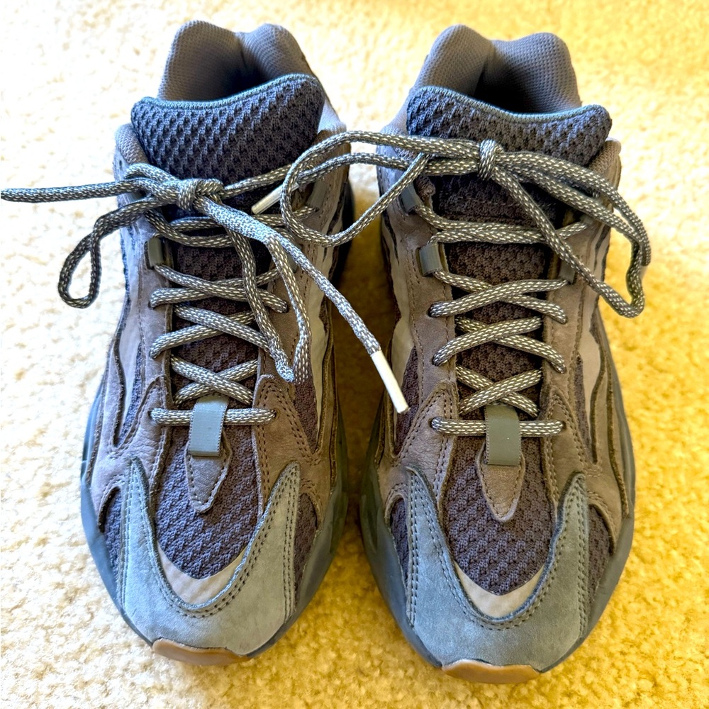 Yeezy 700 V2 Geode